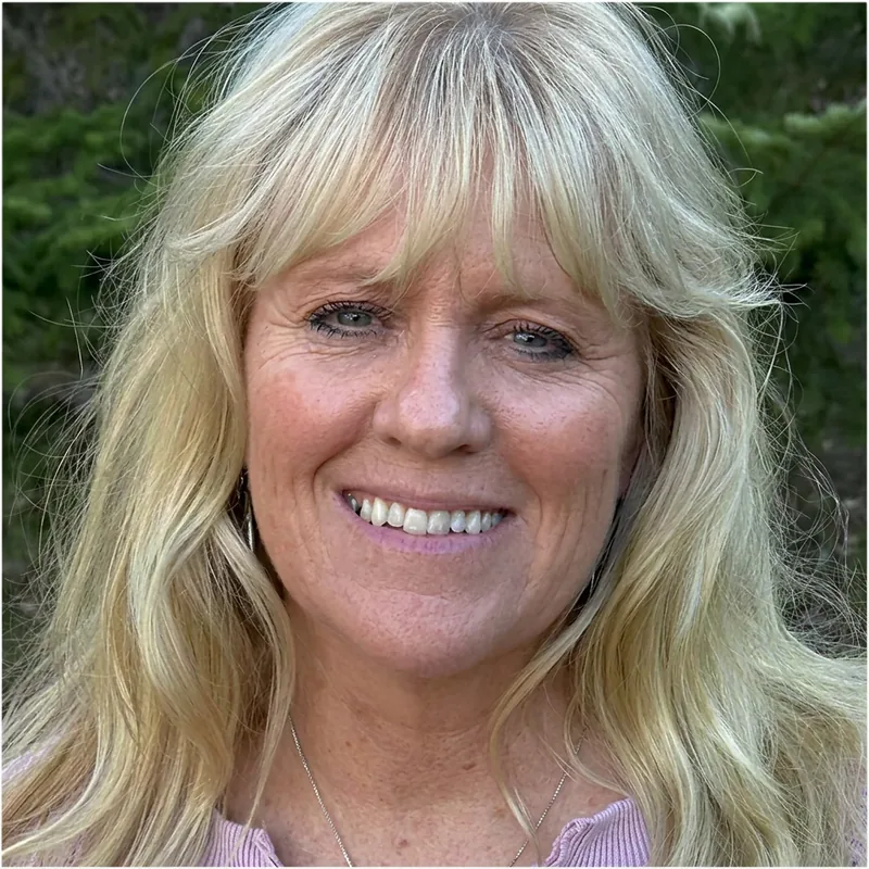 Portrait of Andi, founder of Mystic Mail